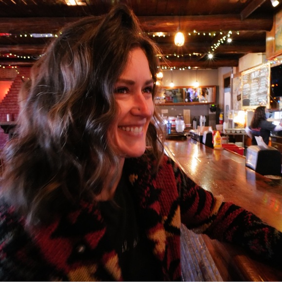 Meet your Posher, Anne - Picture 1 of 1